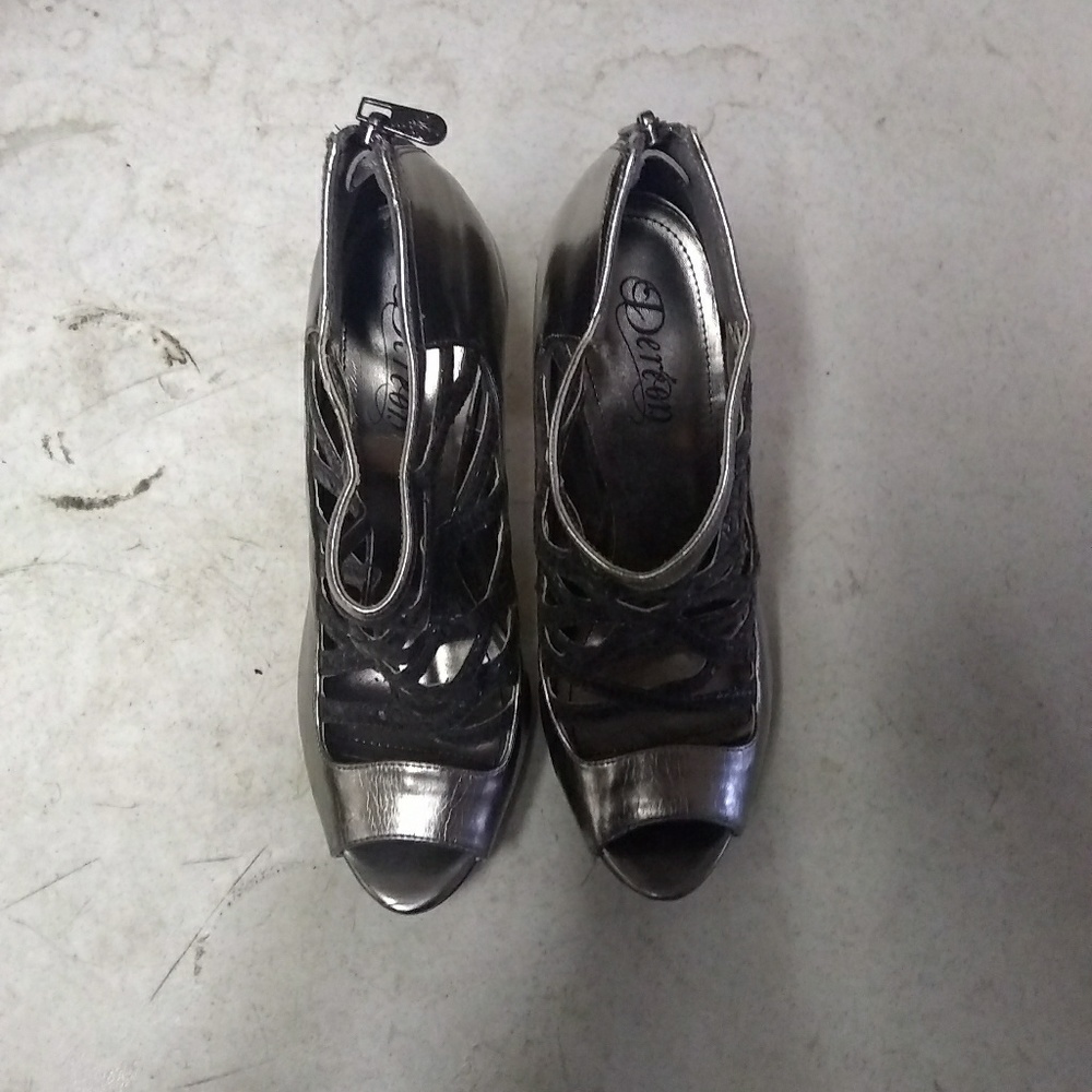 Used ladies shoe